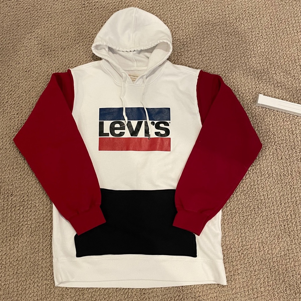 Color Block Levi’s Sweatshirt